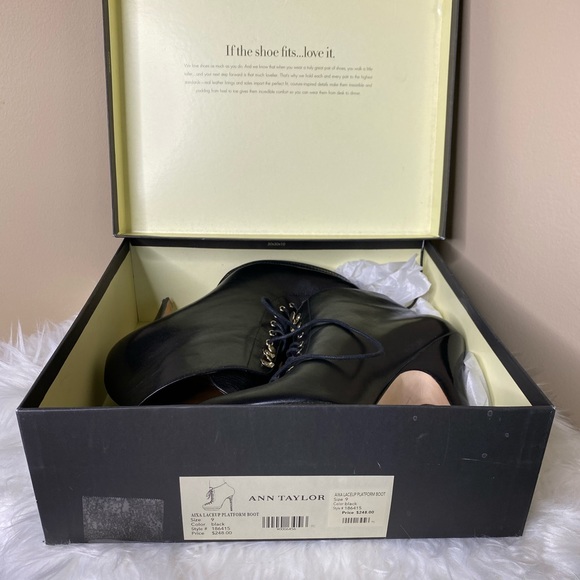 ANN TAYLOR BLACK LEATHER LACE UP BOOTIE - Picture 11 of 12